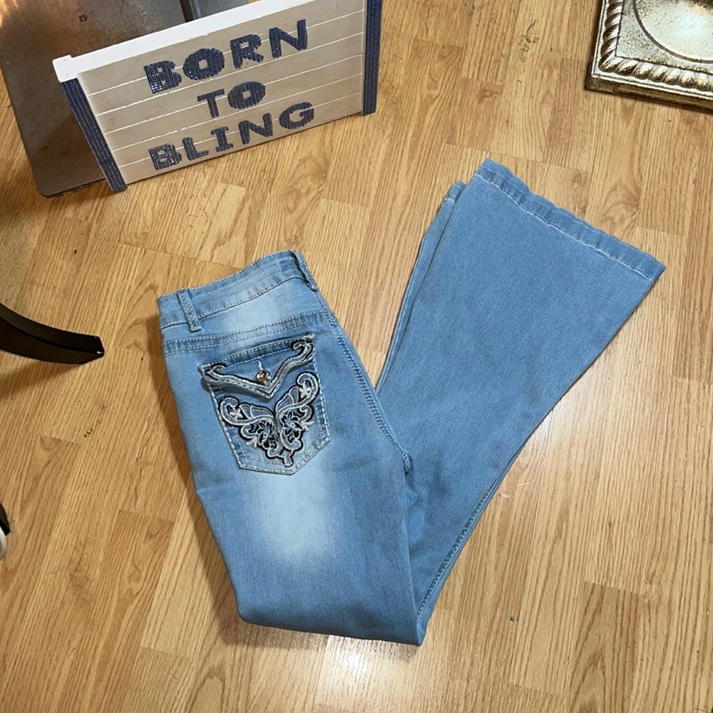 NWT SUPER FLARE BEAUTIFUL DETAILED POCKETS JEANS 9/10 TRUE LEECH FLATTERING FIT
